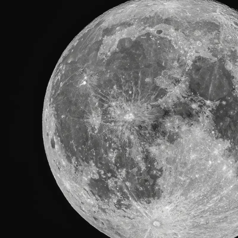 La Luna, en peligro: entra en la lista de lugares amenazados por el hombre