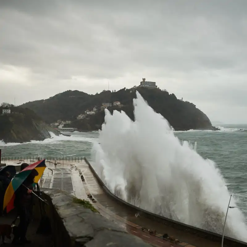 Alerta de la Aemet: la borrasca Ivo lleva nieve y fuertes vientos a España