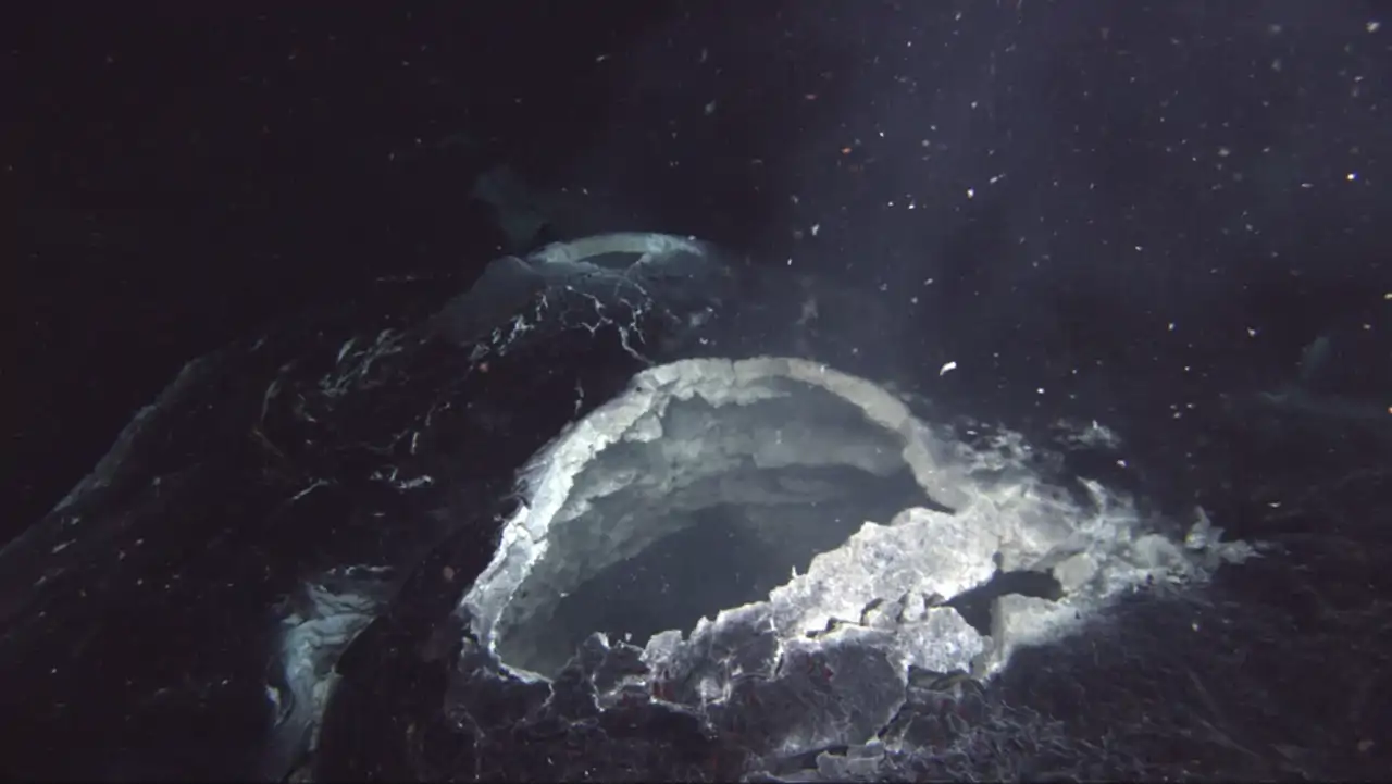 Un Enorme Volc n Submarino Podr a Hacer Erupci n De Forma Inminente Un Enorme Volc n Submarino Podr a Hacer Erupci n De Forma Inminente