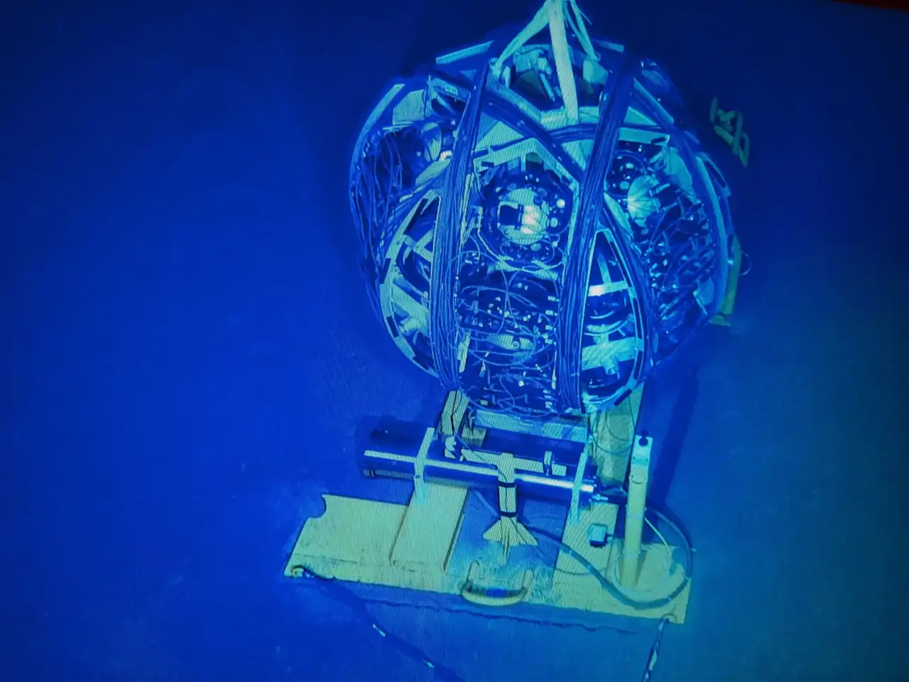 Telescopio submarino KM3NeT
