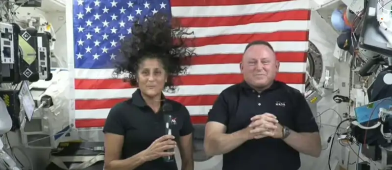Los astronautas Wilmore y Williams