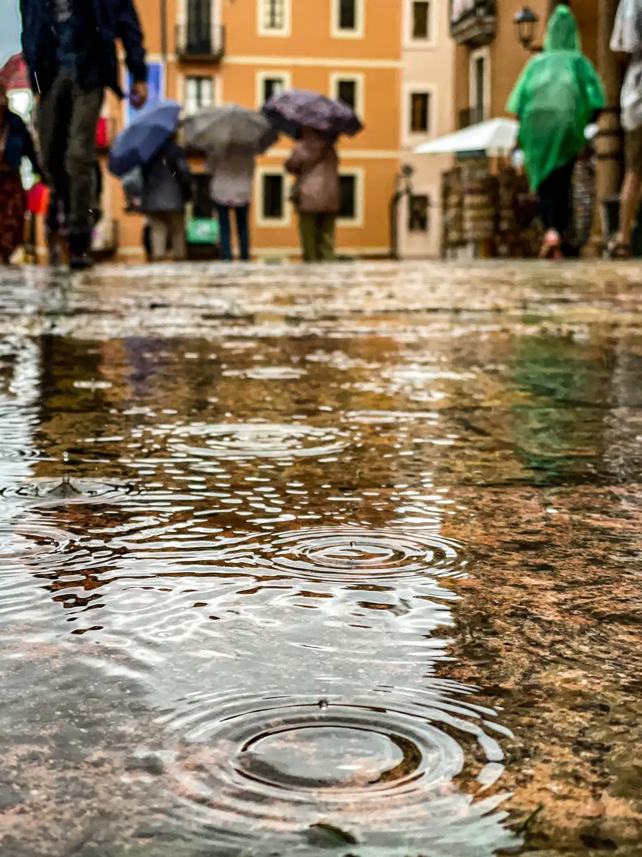 Charco en la ciudad de Tarragona, España.