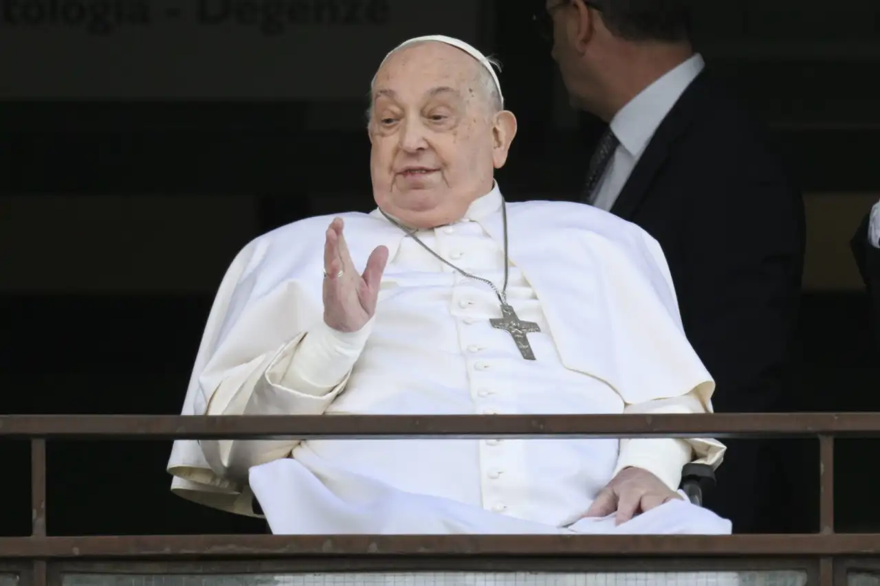 El papa Francisco visiblemente deteriorado