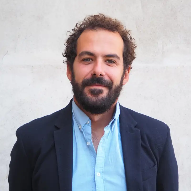 Alejandro Cencerrado, experto en felicidad: "Somos muy superficiales cuando pensamos en qué nos hace felices, y el clima es un ejemplo"