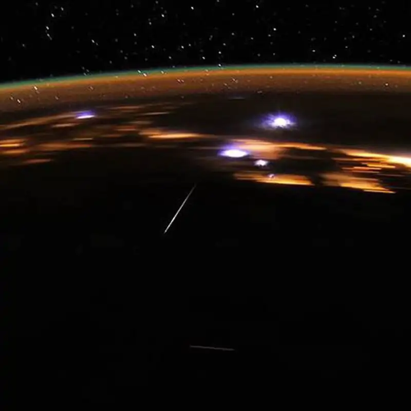 Cuándo y cómo ver la espectacular lluvia de meteoros de las Líridas