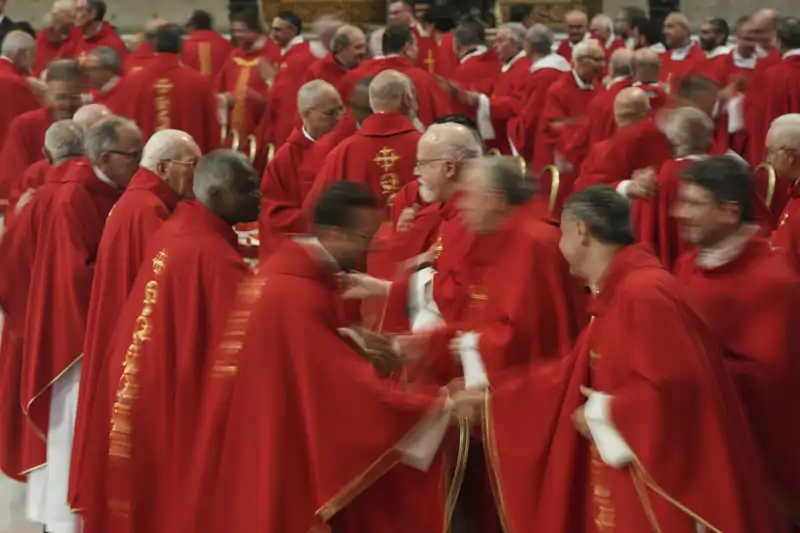 Cónclave cardenales