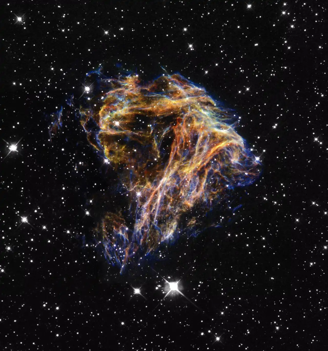 8  Sheets of debris from a stellar explosion in the nearby Large Magellanic Cloud galaxy (NASA,STScI, AURAZUMA, Press Wire)