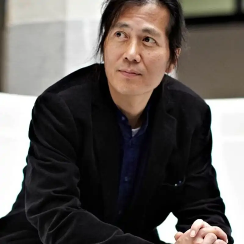 Byung-Chul Han, el filósofo que advierte sobre las democracias que se tambalean ante la emotividad digital