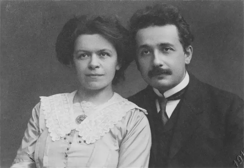 Mileva et Einstein en 1905