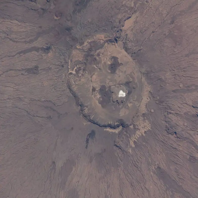 La NASA capta una 'mancha blanca' en el corazón del Sáhara: no es nieve, sino un recuerdo milenario