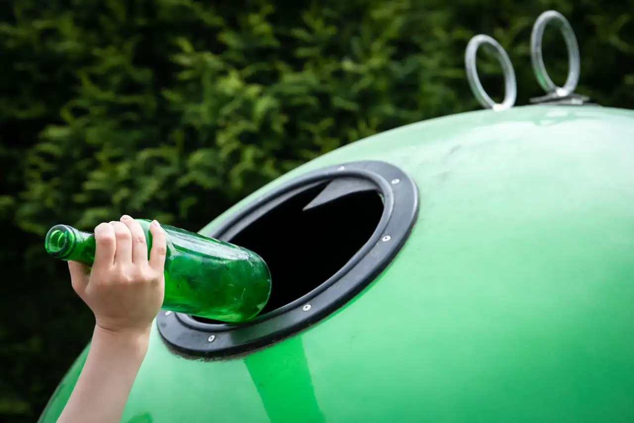 10 céntimos por botella o participar en una "lotería", ¿tú qué elegirías?