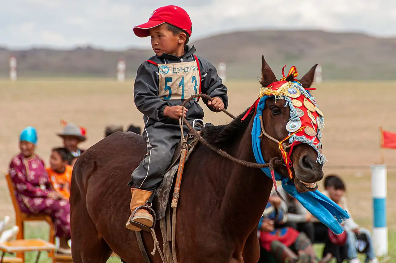 1-young-mongolian-naadam-horse-racer-fischerfotos_5f03beb2_250625141908_1280x850.webp
