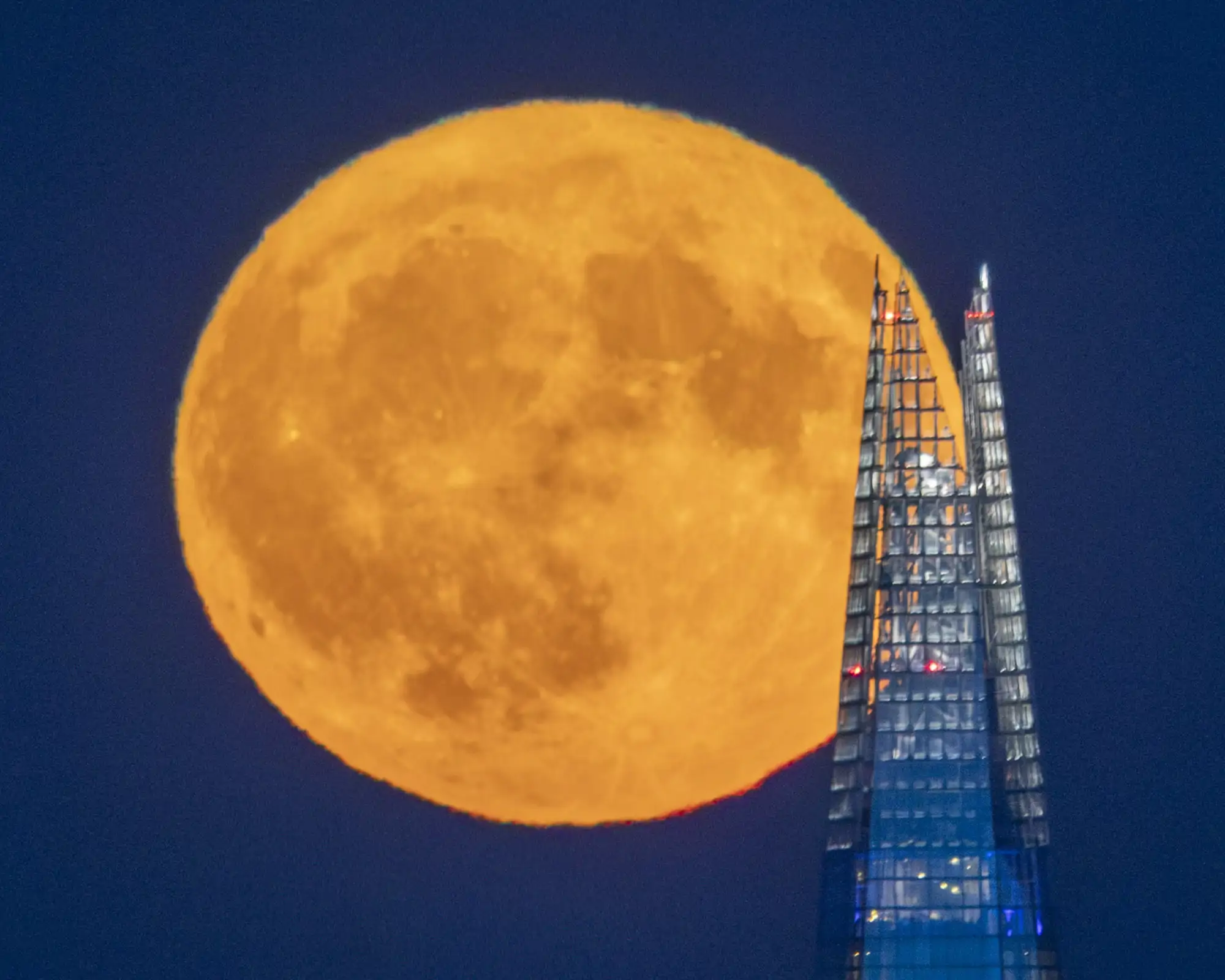 la-primera-luna-llena-del-verano_b8016eb6_250731112909_2000x1600.webp