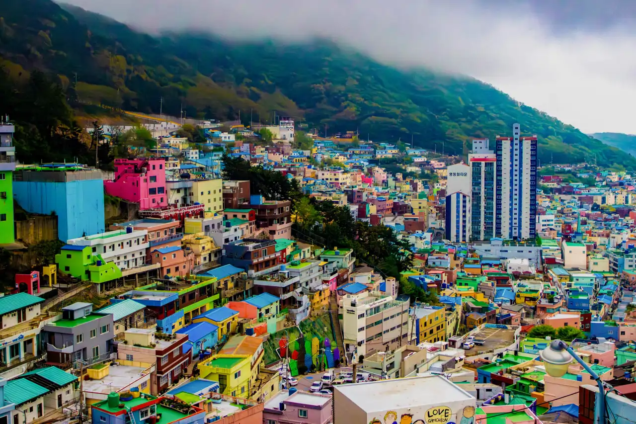 17-gamcheon-culture-village_93392bdb_250803165346_1280x853.webp