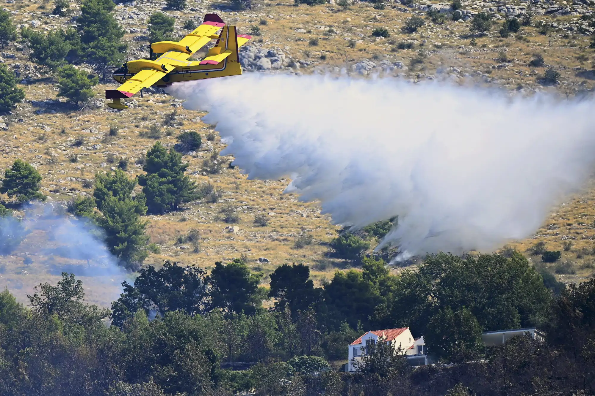 incendio-forestal-en-croacia_11e66b1a_250813143911_2000x1334.webp