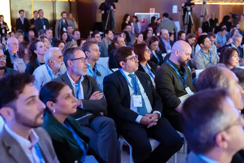 Asistentes de la conferencia de Costas Christ durante en el Sun&amp;amp;Blue 