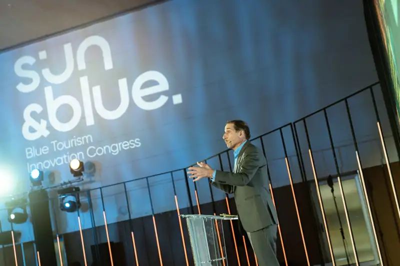 Costas Christ durante su conferencia en el Sun&amp;amp;Blue 