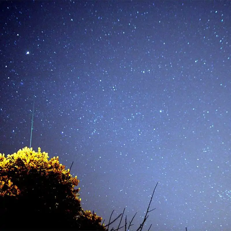 Gemínidas 2025: Cuándo son y cómo ver una de las lluvias de estrellas más espectaculares del año