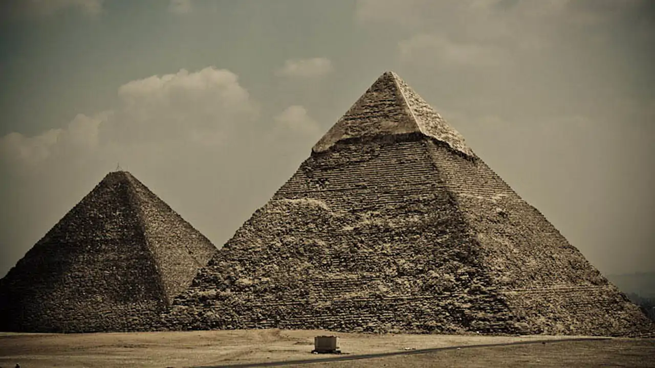 Las ideas más rocambolescas sobre la construcción de las pirámides