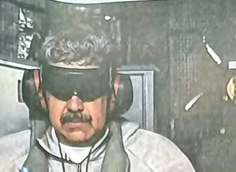 Primera imagen de Nicolás Maduro en el buque USS Iwo Jima, tras su captura, publicada por el presidente Donald Trump en sus redes sociales, el sábado 3 de enero de 2026. 