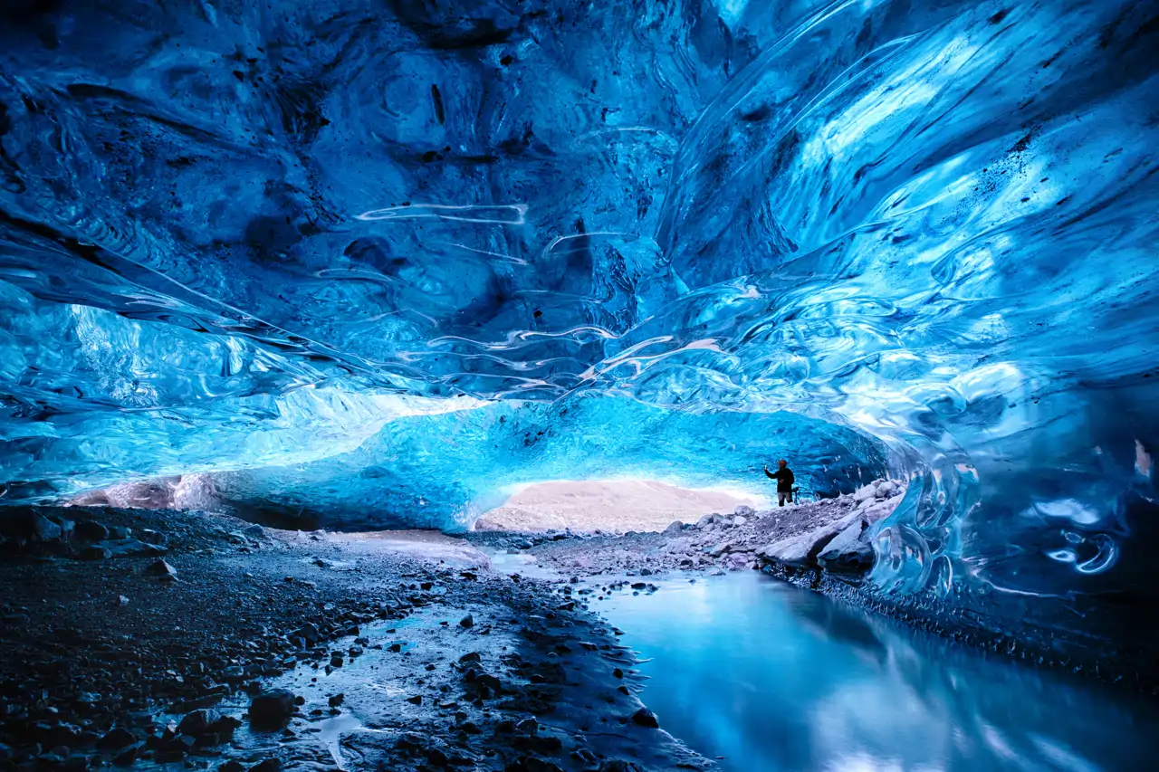 cuevas-de-hielo_6b3406a5_260217162450_1280x853.webp