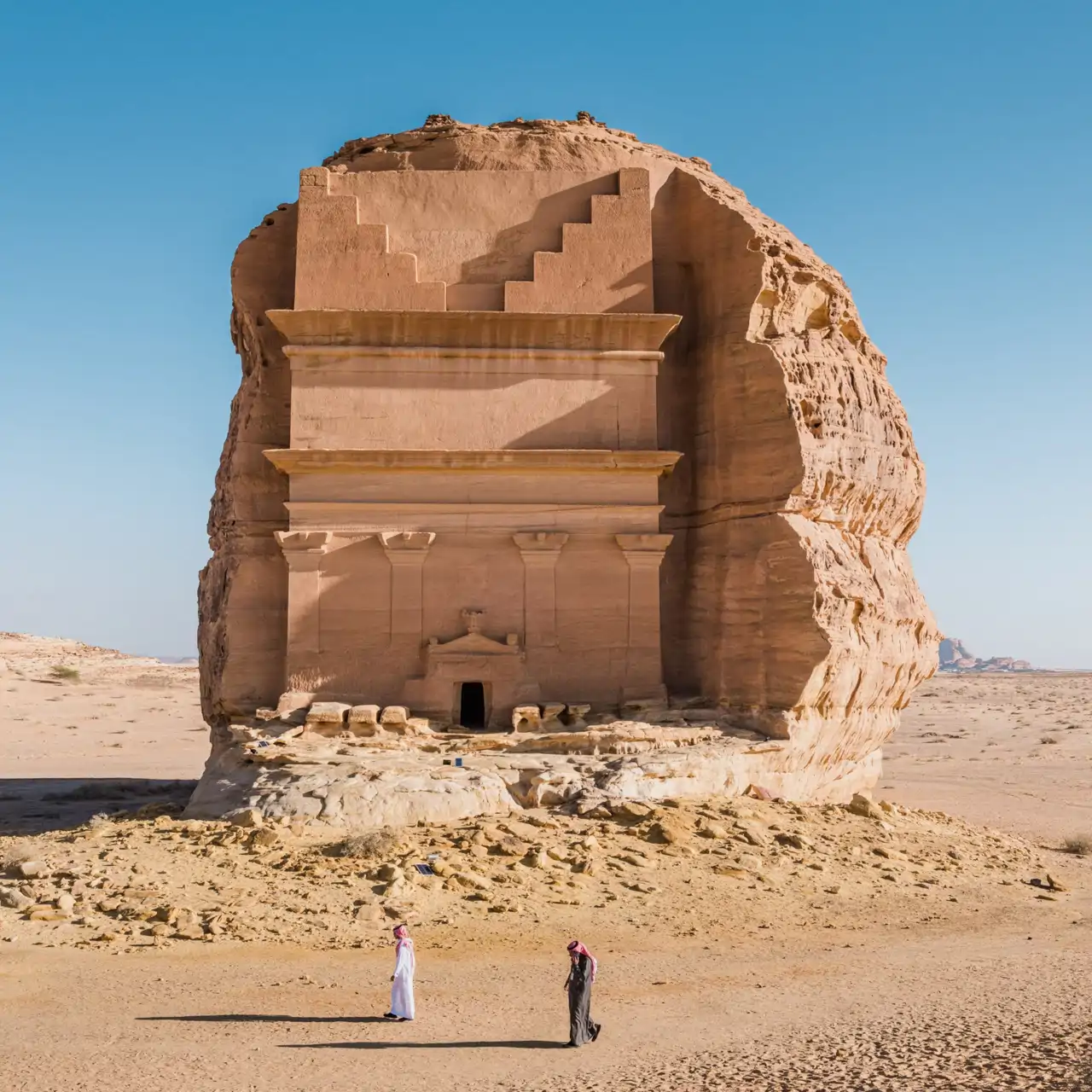 qasr-al-farid-o-el-castillo-solitario-en-madain-saleh-arabia-saudita_4fdb8521_0728_260506125847_1280x1280.webp