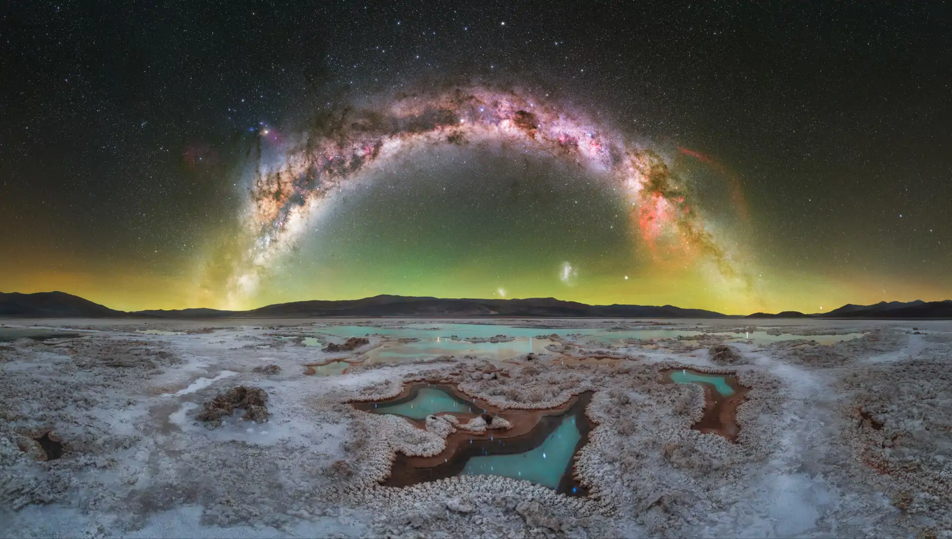 via-lactea-milky-way-photographer-danielvinegarcia_c9cb102e_260526120722_1908x1080.webp