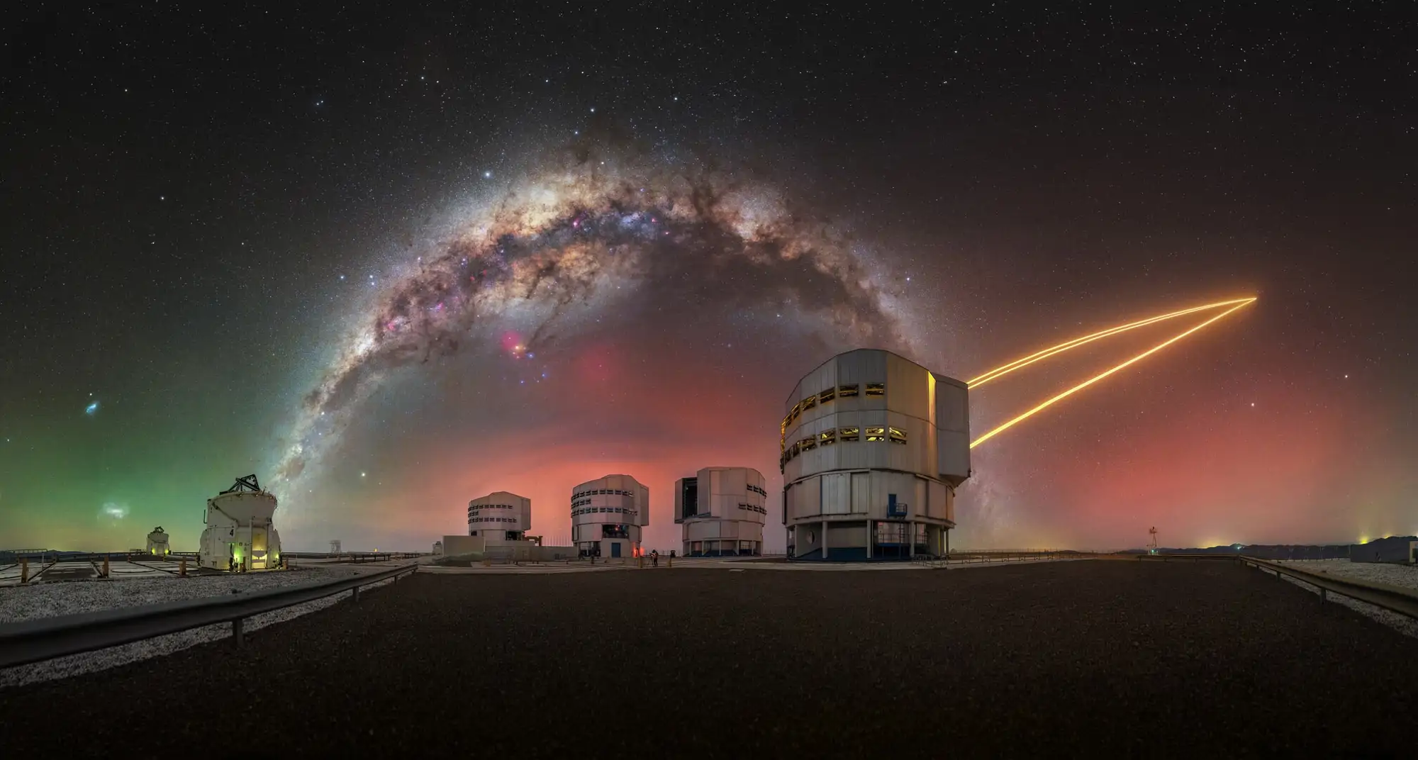 via-lactea-milky-way-photographer-julienlooten_49977037_260526120720_2000x1072.webp