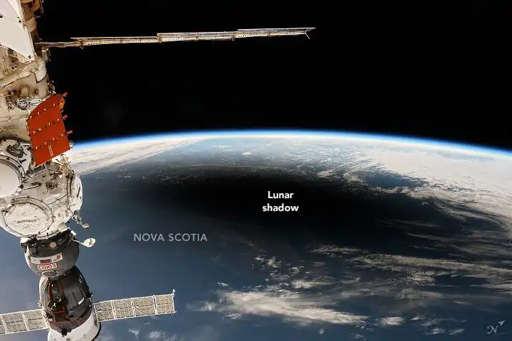 otra-perspectiva-del-eclipse_9403cf2a_260807132403_720x480.webp