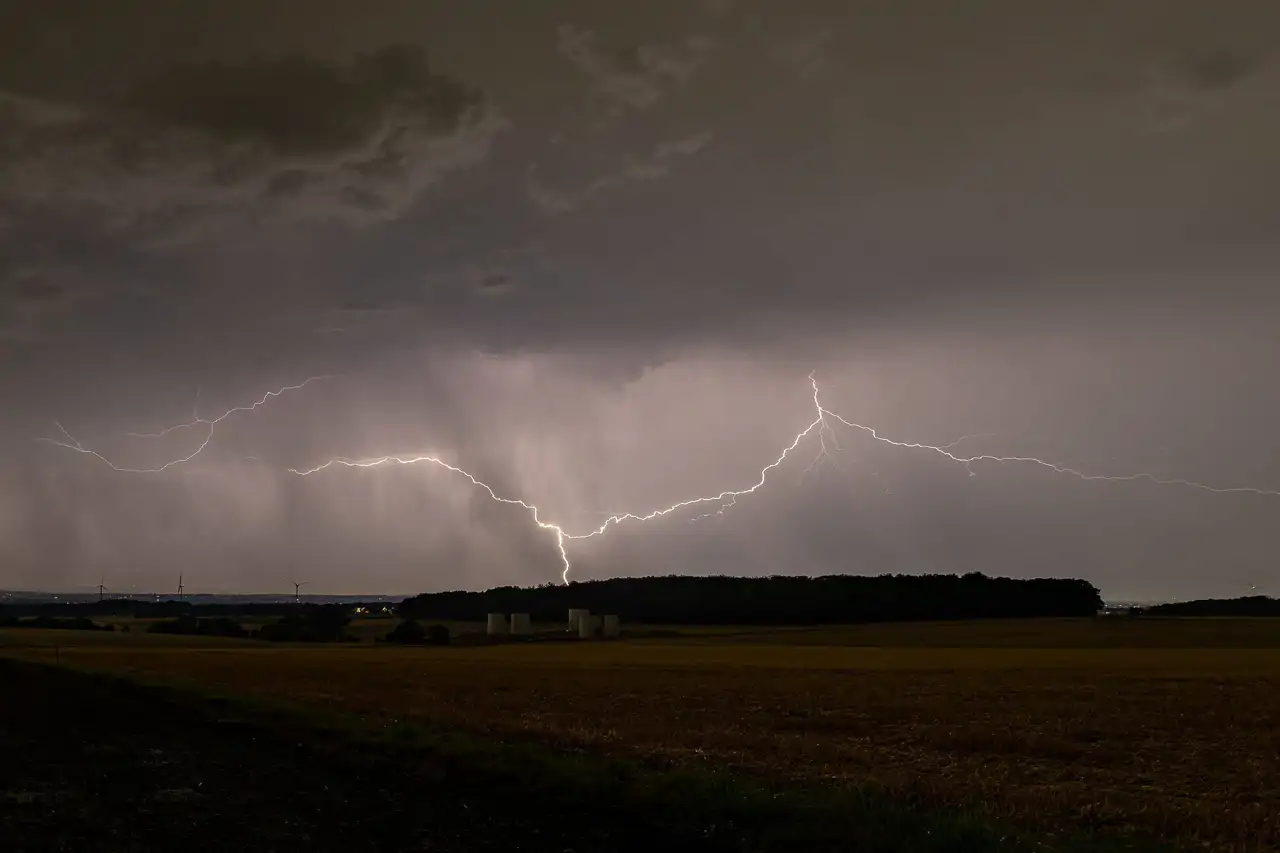 tormenta-electrica-rayos-alemania_24eb83a4_260818095257_1280x853.webp
